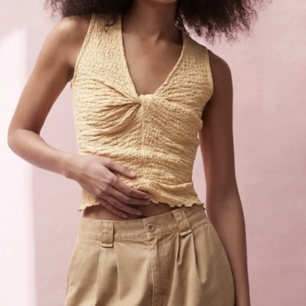 Madewell Popcorn-Knit Twist-Front Sleeveless Top - Picture 1 of 8